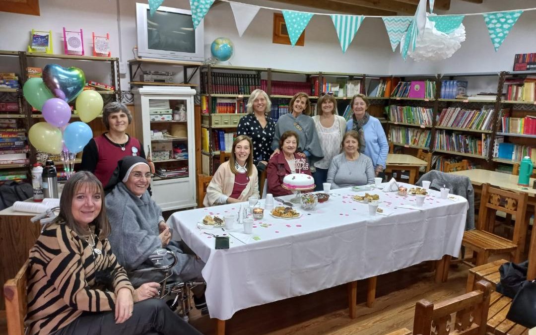 El Cole festejó los 30 años de la Biblioteca Maximiliano Kolbe (Fotos)