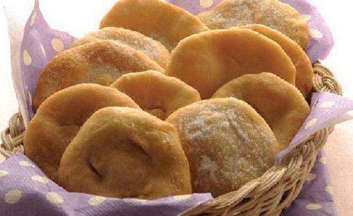 Venta de tortas fritas del Grupo Misionero «Nuestra Señora de Luján»