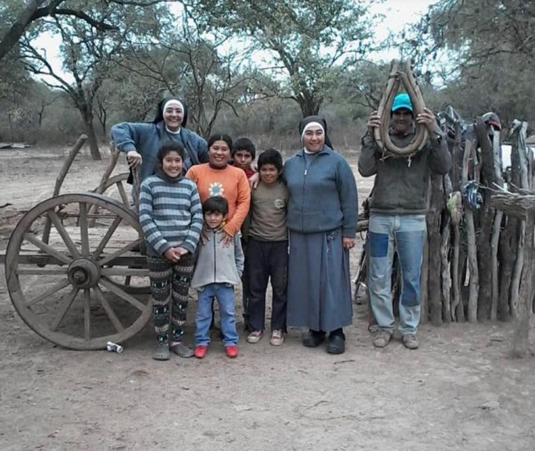 Campaña solidaria: «Juntos podemos dotar de agua a la escuela de Esteros»