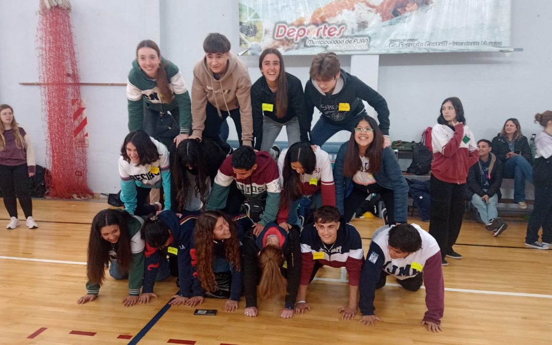 Alumnos de 6º Año participaron de un encuentro en Darregueira