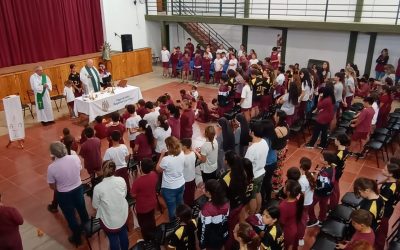 Alumnos del Cole compartieron la Eucaristía en la misa presidida por el Padre Norberto López